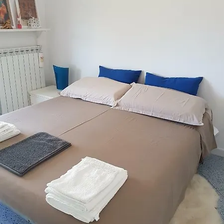 Apartment Blu Moon
